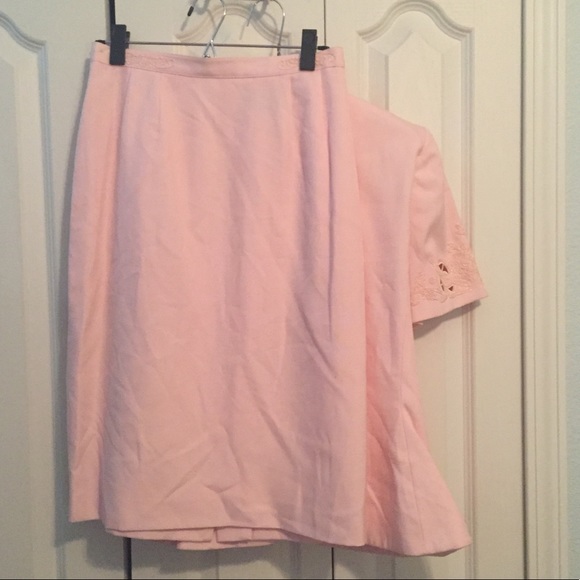 Light Pink Set of Blazer and Skirt - Picture 5 of 6